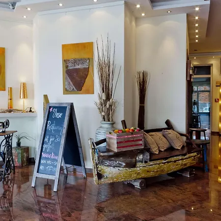מלון Arthotel Ana Petite